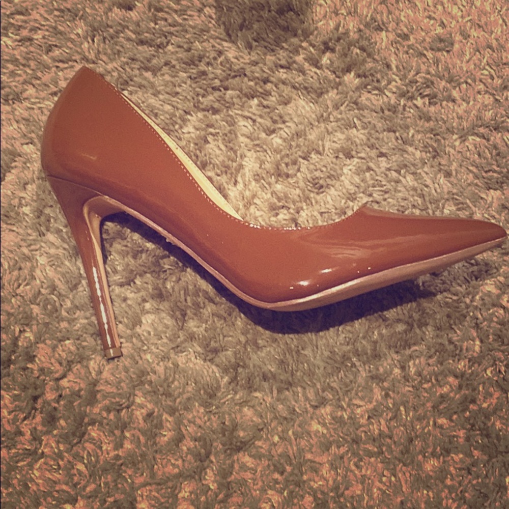 Womens pumps (heels)